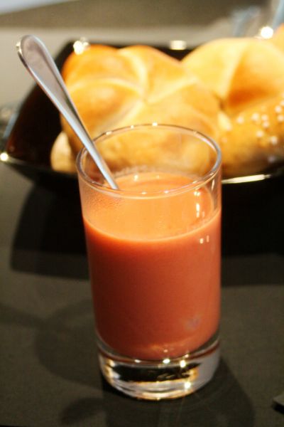 Rote Rben-Schaumsuppe mit Krennockerl